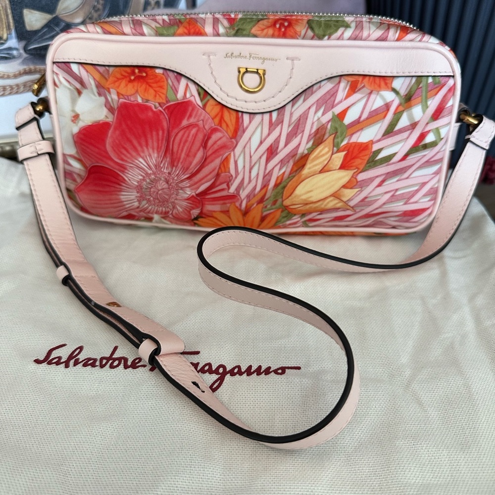 Salvatore Ferragamo St. Vimini Floral-Print Handbag with Adjustable Strap